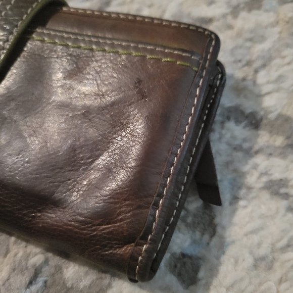Vintage Fossil Bifold Wallet - Picture 4 of 9